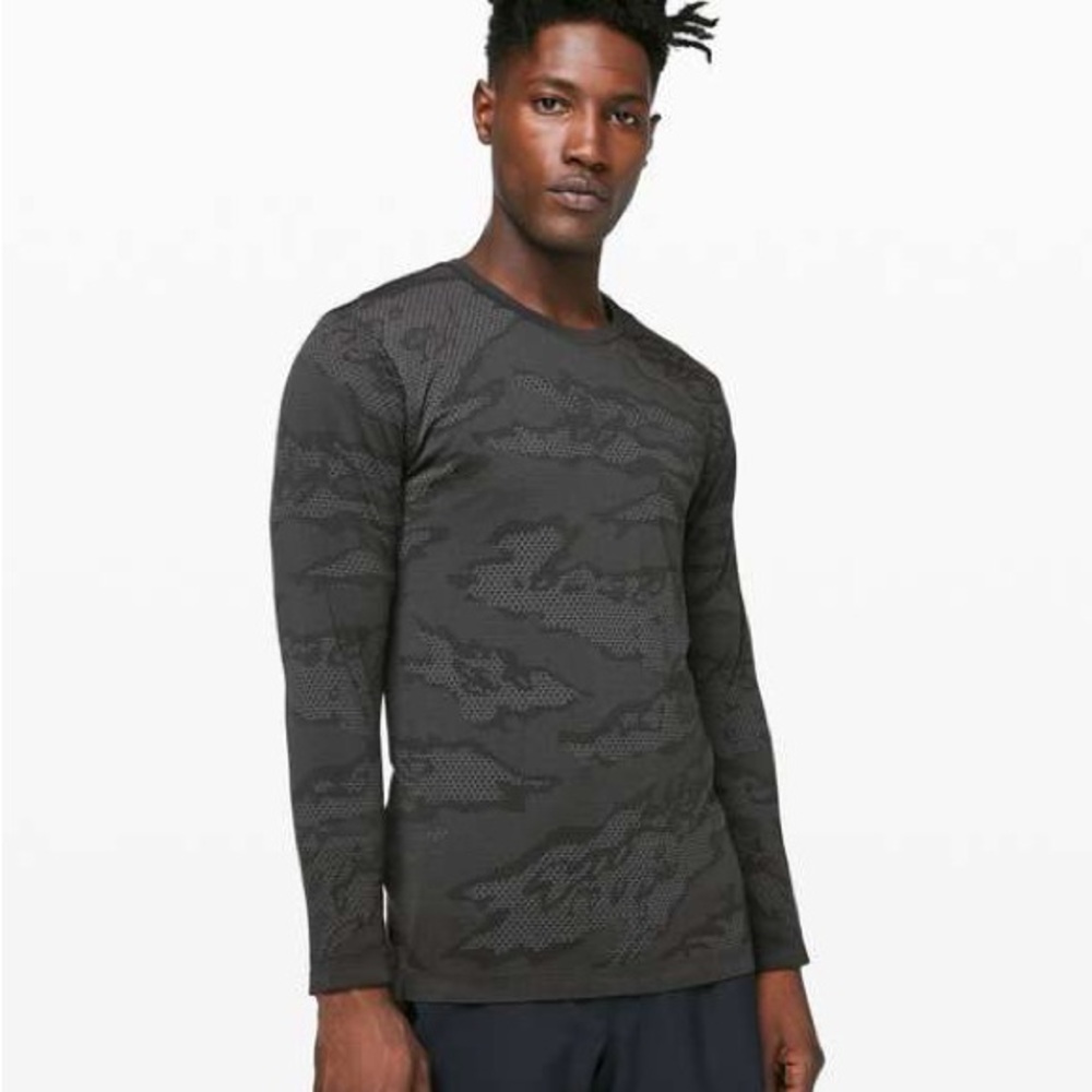 Men's lululemon Long Sleeve Camo Preforated Size Medium
